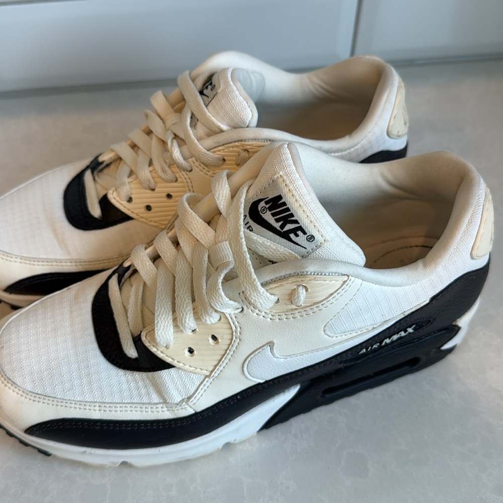 Nike AirMax 90 - Picture 2 of 8